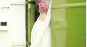Jabardast Varsha: నడుము అందాలతో గిలిగింతలు పెడుతున్న వర్ష.. ఇమ్మాన్యూయెల్ జర జాగ్రత్త..!