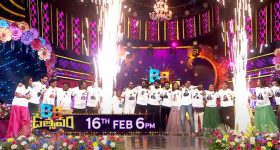 Pawan Kalyan - Akira Nandan : భక్తి పారవశ్యంలో ఏపీ డీసీఎం... వైరల్ అవుతున్న తండ్రీకొడుకుల ఫోటోలు