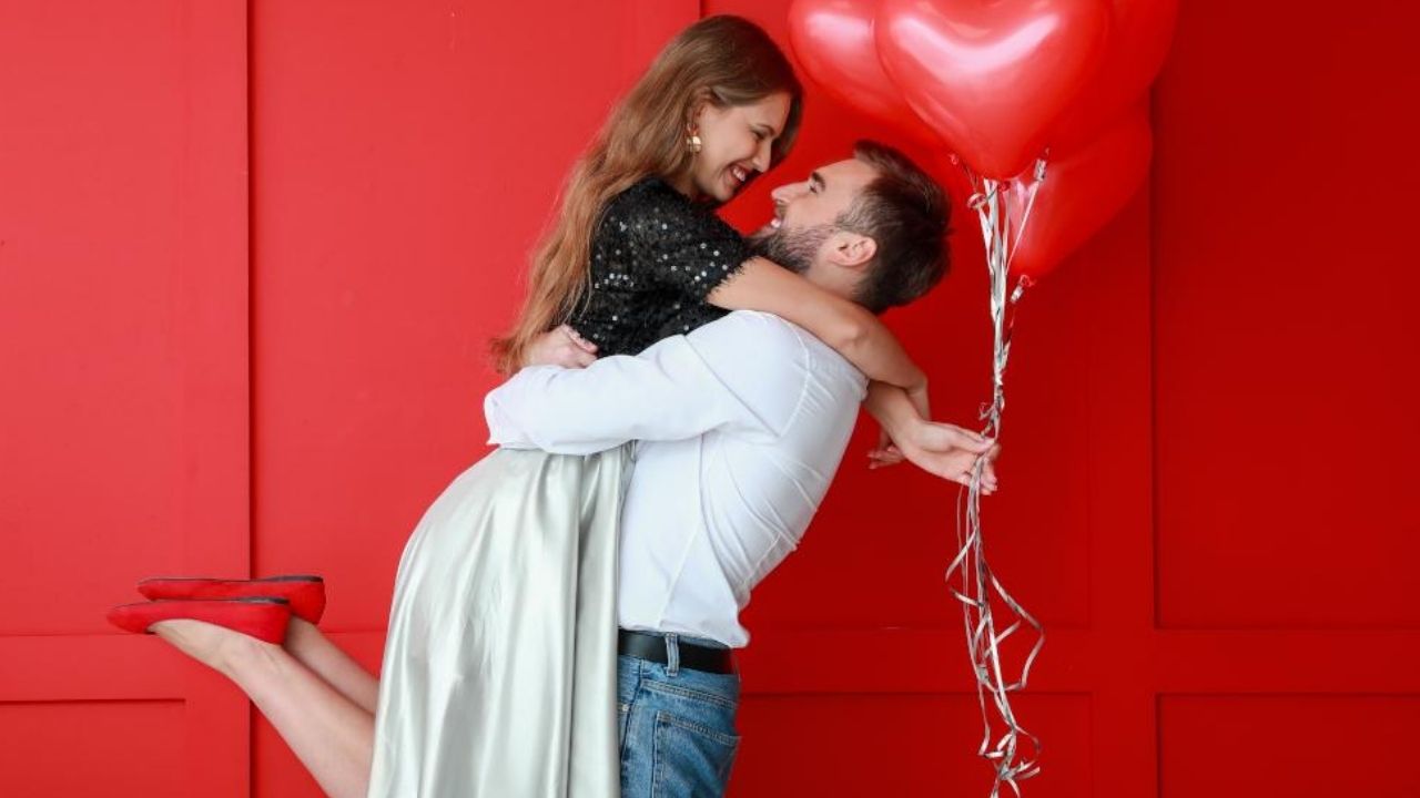 Valentine’s Day 2025 wishes: వాలెంటైన్స్ డే రోజు.. ఈ కోట్స్‌తో వెరైటీగా ప్రపోజ్ చేయండి !