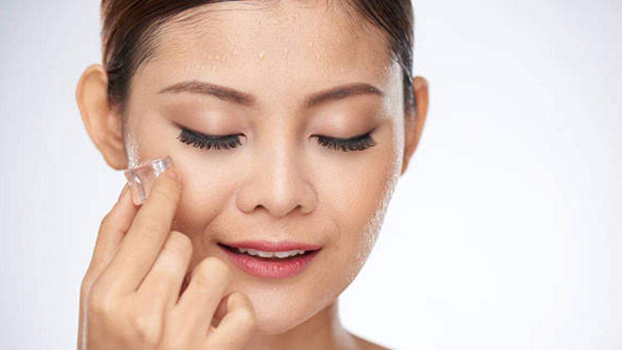 Ice On Face: ముఖంపై ఐస్ క్యూబ్స్‌తో.. రుద్దడం వల్ల ఎన్ని ప్రయోజనాలు ఉంటాయో తెలుసా ?