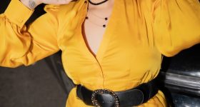 Sreemukhi : యెల్లో డ్రెస్ లో చురకత్తుల్లాంటి చూపులతో మత్తెక్కిస్తున్న శ్రీముఖి..