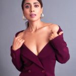 Shriya Saran: ఈమె వయస్సు వెనక్కి వెళ్తుందా.. క్లివేజ్ షోతో కిక్ ఎక్కిస్తుందే