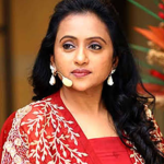 Anchor Suma : యాంకర్ సుమ గుట్టు రట్టు చేసిన యూట్యూబర్.. ఇలా దొరికేసిందేంటి..