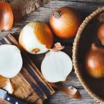 Side Effects  of Raw Onion: పచ్చి ఉల్లితో ఆరోగ్యం.. కానీ, రోజుకు ఇన్నే తినాలి.. అతిగా తింటే జరిగేది ఇదే!
