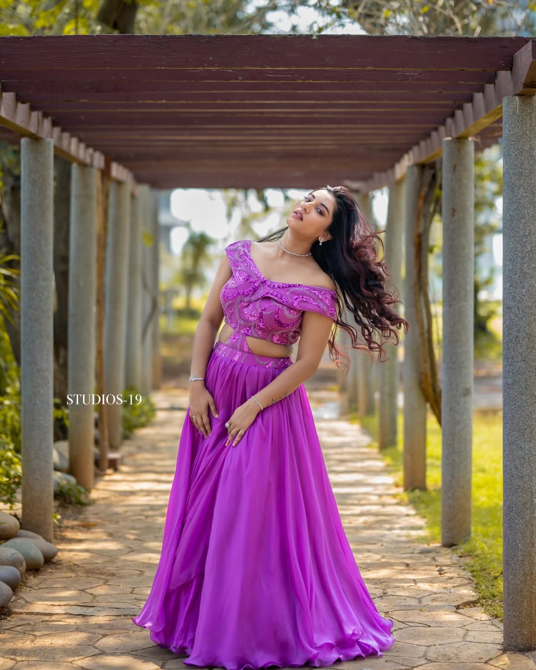 Actress vishnupriya photo gallery