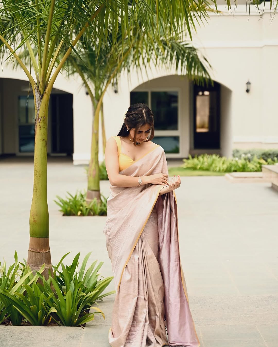 Ashika Ranganath Photo Gallery