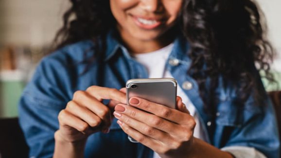 Mobile Recharge: 365 రోజుల వ్యాలిడిటీ 1,999 రీచార్జ్ లో Airtel, Vi, BSNL ఎవరిది బెస్ట్ ఆఫర్