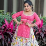 Sravanthi Chokarapu : పింక్ డ్రెస్ లో ట్రెడిషినల్ లుక్ లో స్రవంతి అందాలకు ఫిదా అవ్వాల్సిందే..