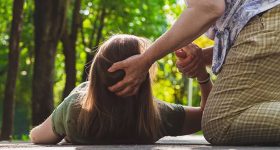 Heat stroke: వారికి హీట్ స్ట్రోక్ వచ్చే ఛాన్సెస్ ఎక్కువ.. తీసుకోవాల్సిన జాగ్రత్తలు ఏంటంటే..?