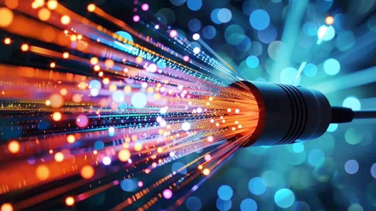 Internet Speed: ఒక్క సెకనులో 12,500 సినిమాలు డౌన్‌లోడ్..ఇదేం నెట్ స్పీడురా బాబు