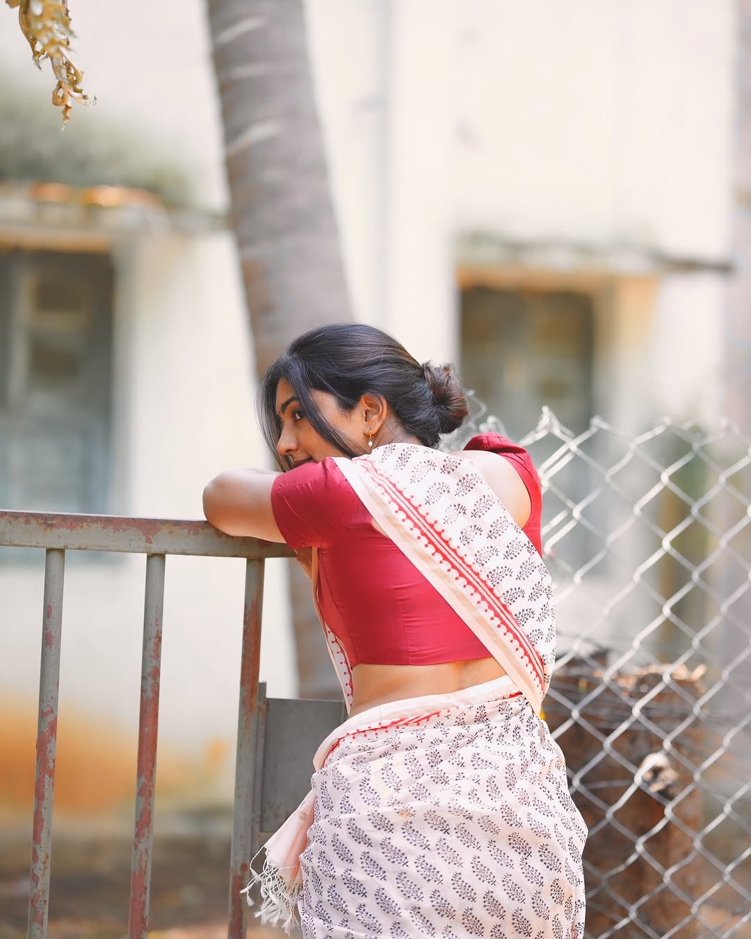 Actress Eesha Rebba Photo Gallery