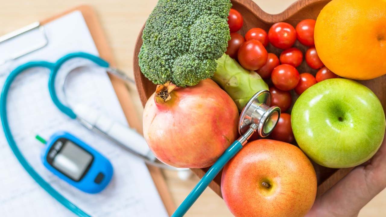 Fruits For Diabetes: షుగర్ పేషెంట్లు.. ఈ ఫ్రూట్స్ తప్పకుండా తినాలి, ఎందుకంటే ?