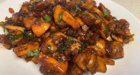 Mushrooms Recipes: బటన్ మష్రూమ్స్ ఇలా రోస్ట్ చేశారంటే అదిరిపోతుంది, చపాతీ రోటీ అన్నంతో ఈ వేపుడు టేస్టీగా ఉంటుంది