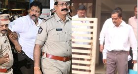 AP Politics : ఒకే జైల్లో, ఒకే బ్యారక్‌లో బద్ధ శత్రువులు.. రిటర్న్ గిఫ్ట్ అదుర్స్!