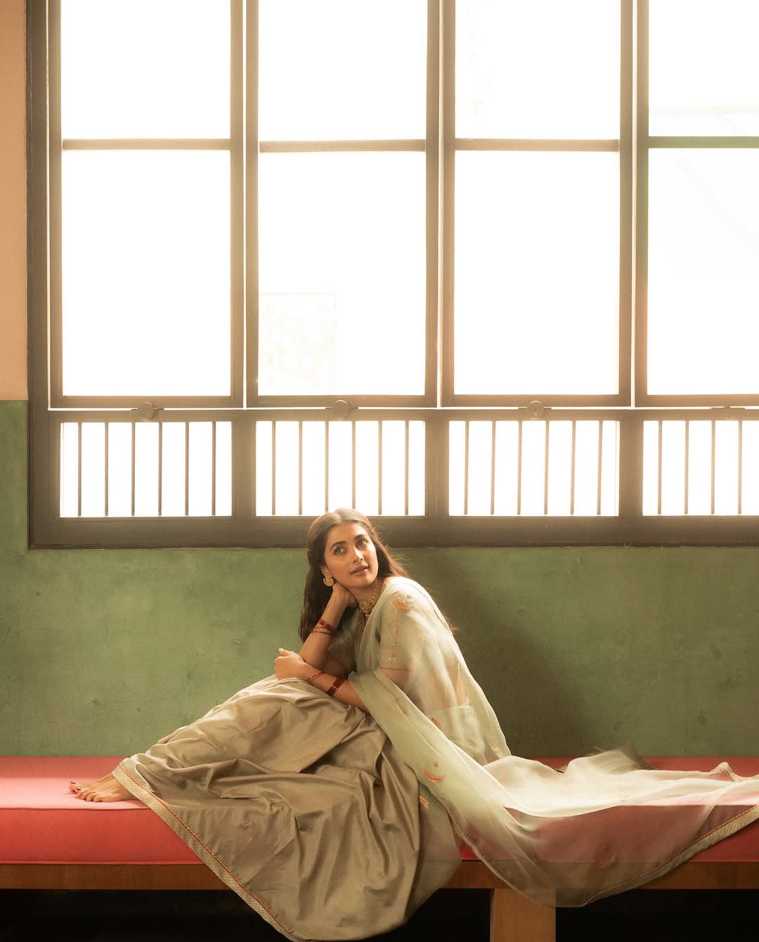 Pooja Hegde: వింటేజ్ లుక్ లో బుట్టబొమ్మ.. చూడగానే ముద్దొచ్చేసింది భయ్యా..!
