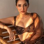 Neha Shetty: హాఫ్ శారీలో అబ్బురపరుస్తున్న రాధిక.. ఫొటోస్ వైరల్..!