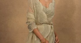 Samantha: చీరకట్టులో సమంత.. కలలా కవ్విస్తున్న అందాల తార..