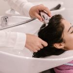 Hair Spa: హెయిర్ స్పా అంటే ఏమిటీ? జుట్టు రాలే సమస్యలను ఆపుతుందా? అబ్బాయిలూ చేయించుకోవచ్చా?