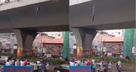 Hyderabad : వైరుకు వేలాడిన తాగుబోతు.. గాల్లో ప్రాణాలు.. పైనుంచి పడేసరికి..