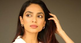 Sobhita : సమంత కుక్కతో శోభిత.. అది నీ రేంజ్ అంటూ ఫ్యాన్స్ కామెంట్స్..