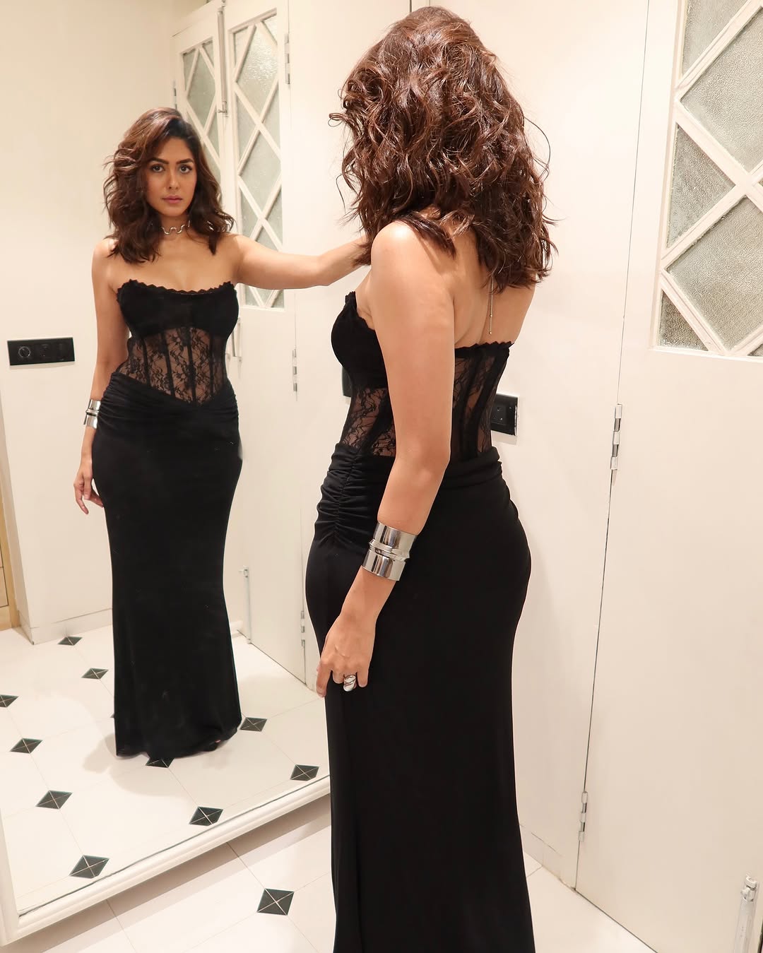 Mrunal Thakur photo Gallery