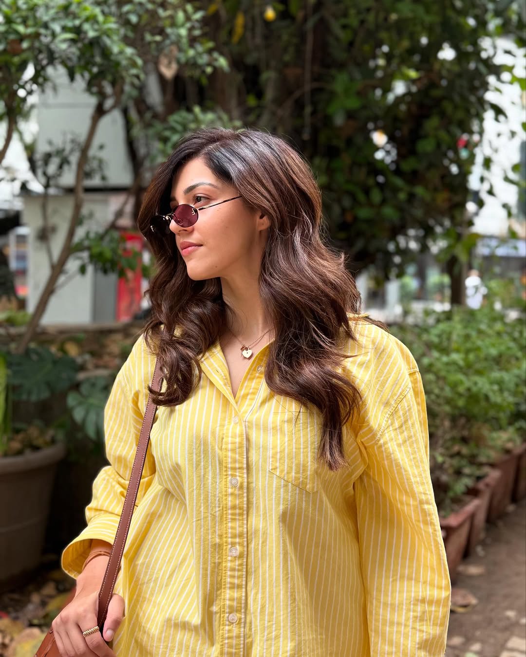 Actress Mehreen pirzaada Photo Gallery