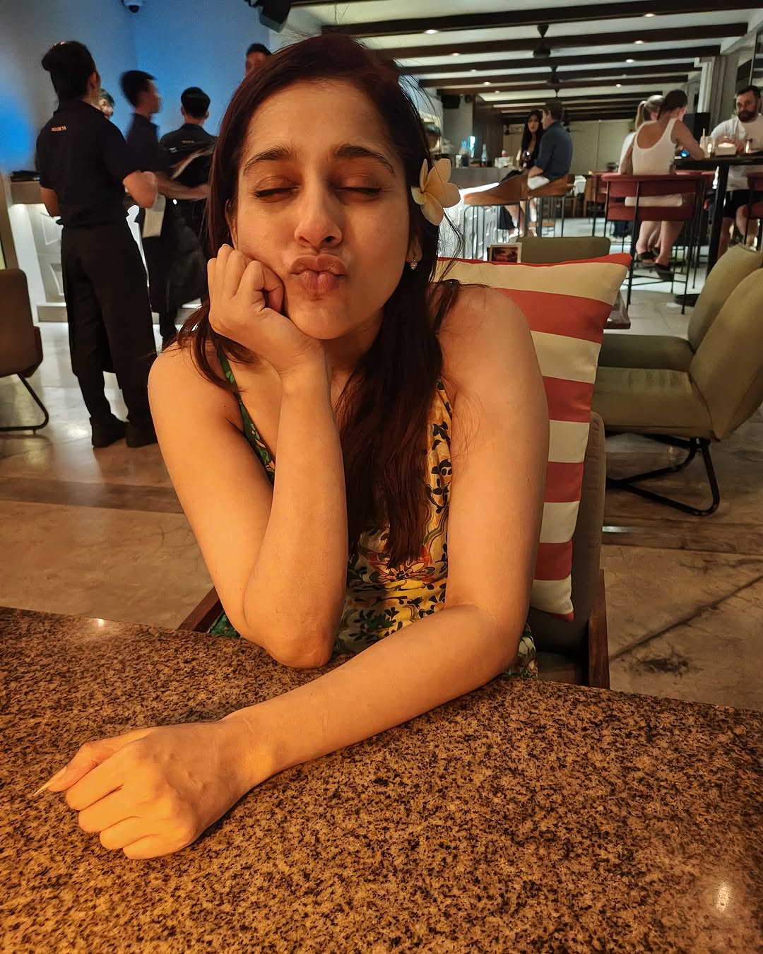 Actress Rashmi Gautam Photo Gallery