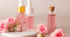 Rose Water For Skin: సమ్మర్‌లో రోజ్ వాటర్ ఇలా వాడితే.. మచ్చలేని చర్మం