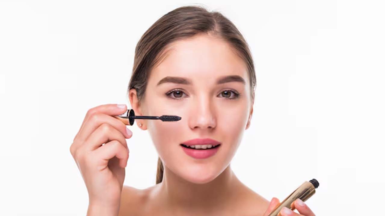 Mascara Side Effects: మస్కరా వాడుతున్నారా ? కంటి సమస్యలు గ్యారంటీ !