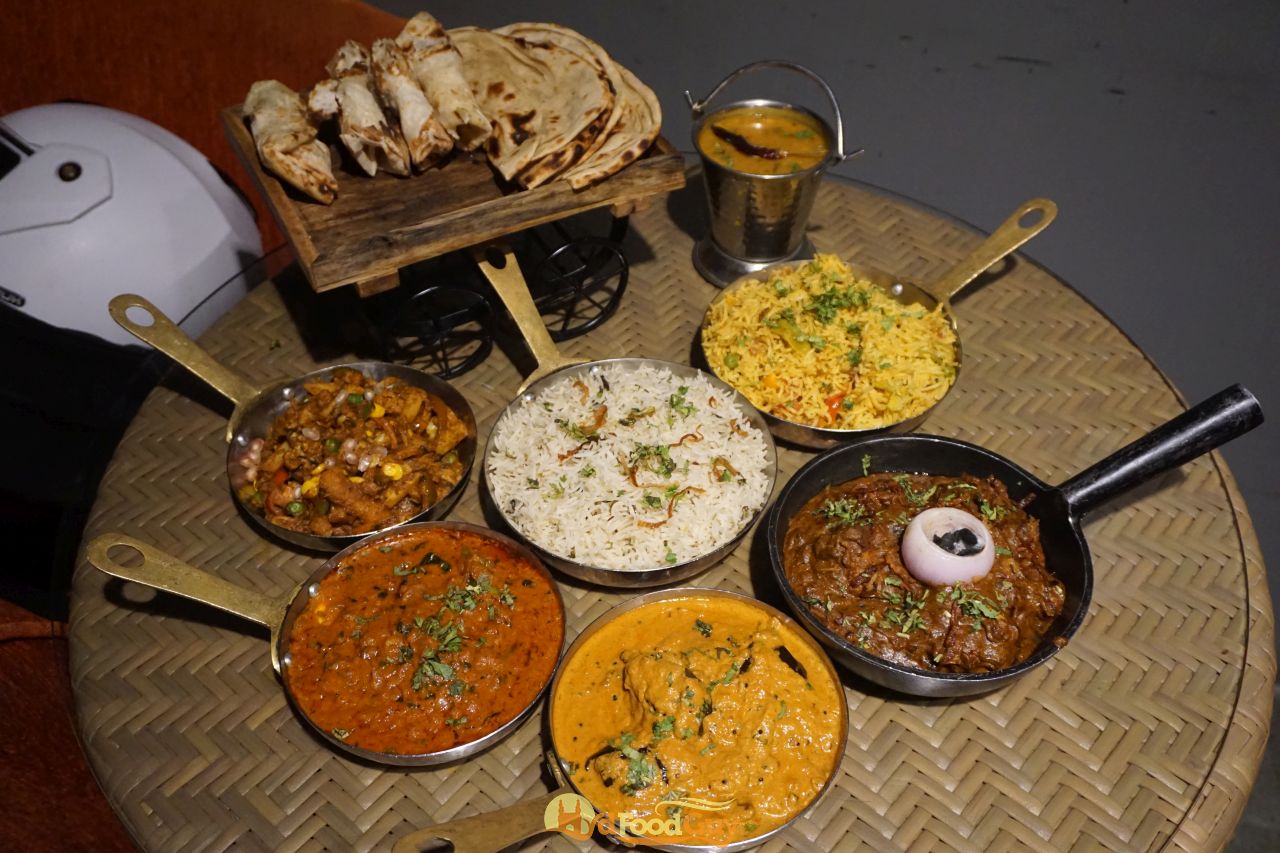 Food: హైదరాబాద్‌లో తప్పకుండా వెళ్లాల్సిన ఫుడ్ డెస్టినేషన్స్ ఏంటో తెలుసా?
