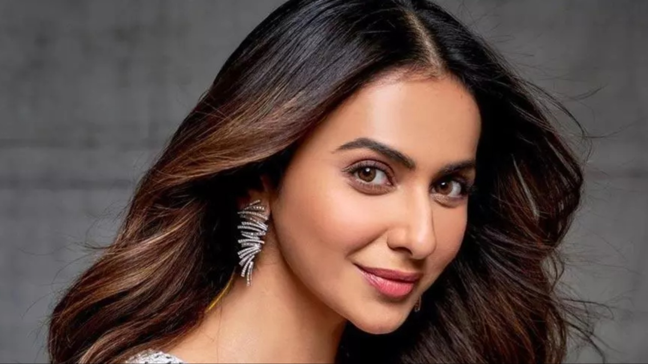Rakul Preet Singh: అబార్షన్ చేయించుకోమని ఒత్తిడి చేస్తున్నారు… కన్నీళ్లు పెట్టుకున్న హీరోయిన్!