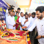 YS Jagan – Murali Nayak: జవాన్ ఆర్థిక సాయంపై కూడా రాజకీయాలేనా..? జగన్ మీకిది తగునా..?