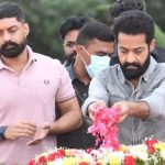 Sr.NTR: ఎన్టీఆర్‌ ఘాట్‌ వద్ద నివాళులర్పించిన జూనియర్ ఎన్టీఆర్ , కల్యాణ్ రామ్.. ఫోటోలు వైరల్!