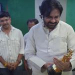 Pawan Kalyan : పవన్ కళ్యాణ్ చేతిలో ఆస్కార్ అవార్డ్… ఫ్యాన్స్ ఇదే సరిపెట్టుకోవాలి ఇక..!