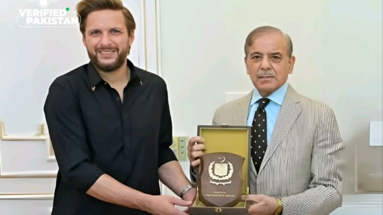Shahid Afridi : ఇండియాపై వార్.. పాక్ ఓటమికి కారణమైన ఆఫ్రిదికి అవార్డు