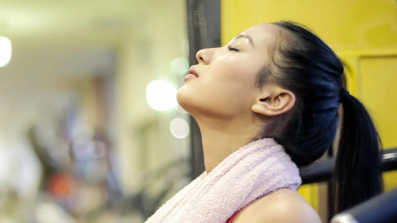 Sweaty body: చెమటతో ఫ్యాన్ కింద కూర్చుంటే చర్మానికి ఏమవుతుంది?
