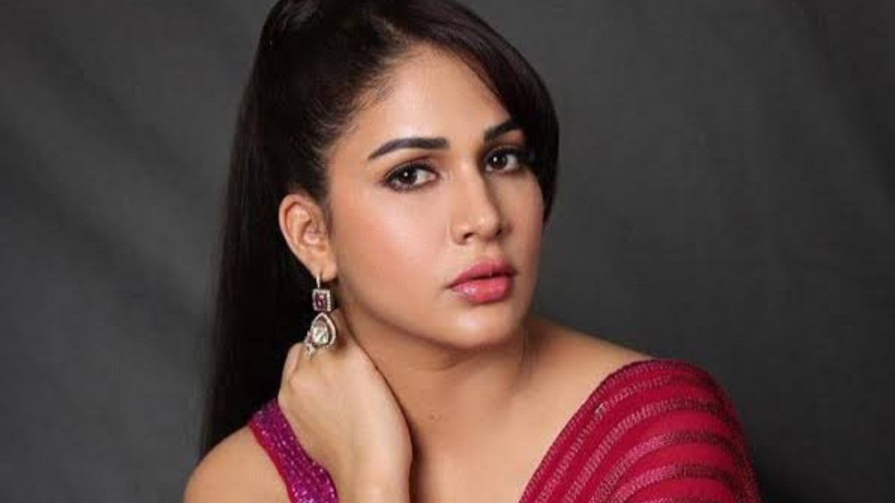 Lavanya Tripati : ఓ మహిళకు లెఫ్ట్ అండ్ రైట్ ఇచ్చిన మెగా కోడలు.. ఎందుకంటే..?
