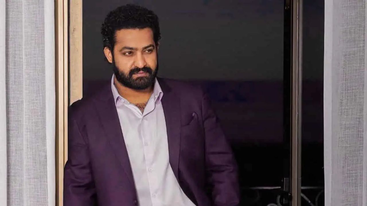 Jr NTR WAR 2 Movie : వార్ 2లో తారక్‌ కోసం స్టూల్ వాడారా..? ఇదిగో ప్రూఫ్ అంటూ సోషల్ మీడియాలో రచ్చ రచ్చ