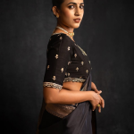 Niharika Konidela: బ్లాక్ శారీలో నిహారిక అందాలు చూడతారమా.. ట్రెడిషినల్ లుక్ లో ఏముంది..