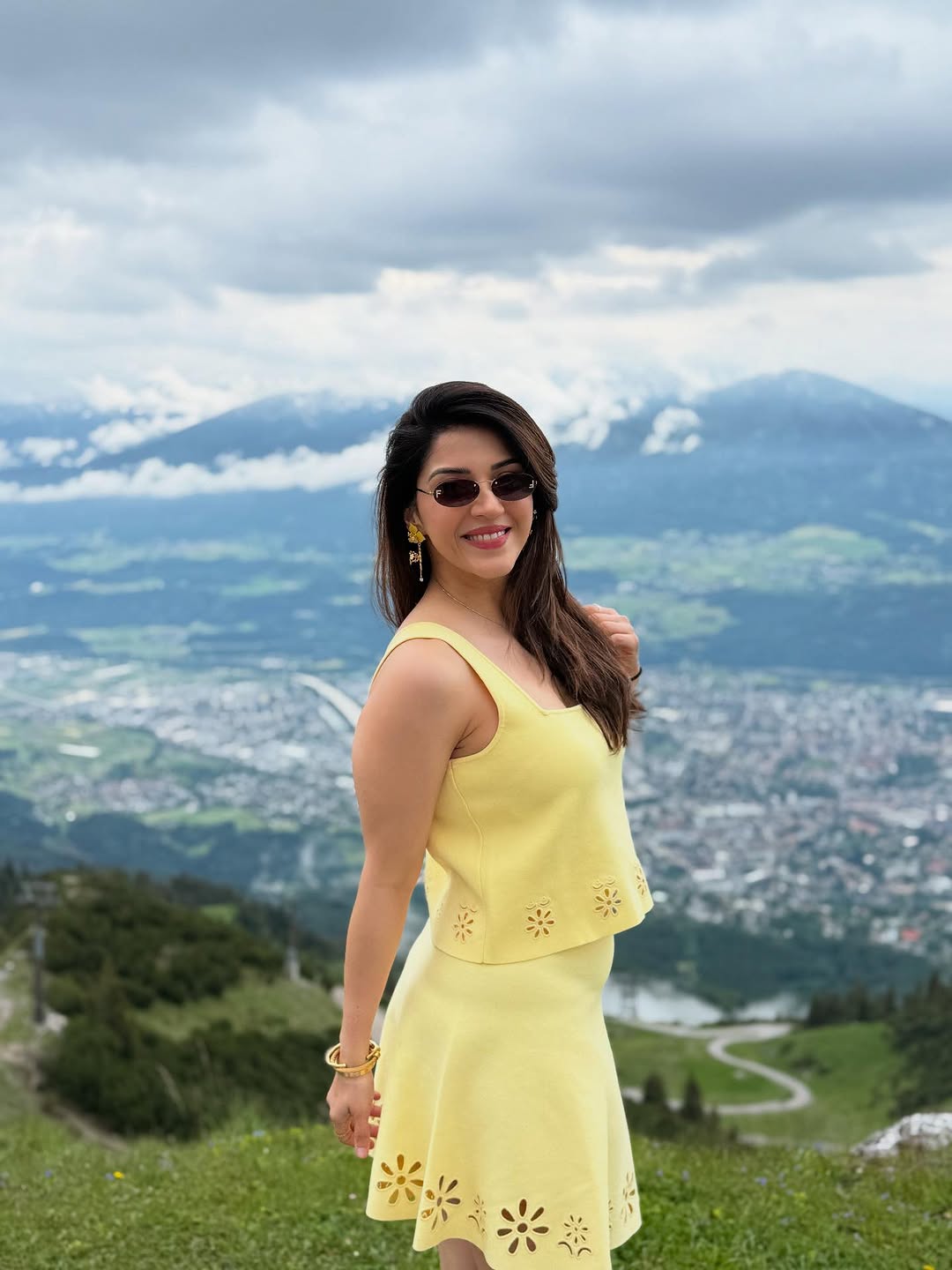 Mehareen Pirzada photo gallery