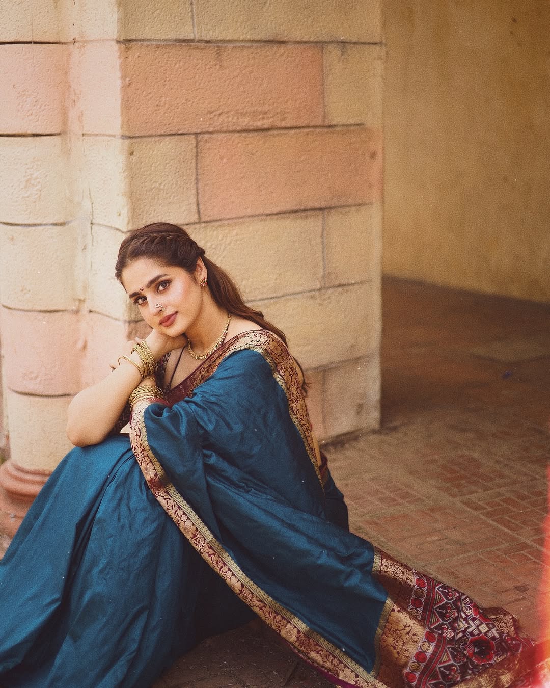 Actress Ayesha Khan Photo Gallery