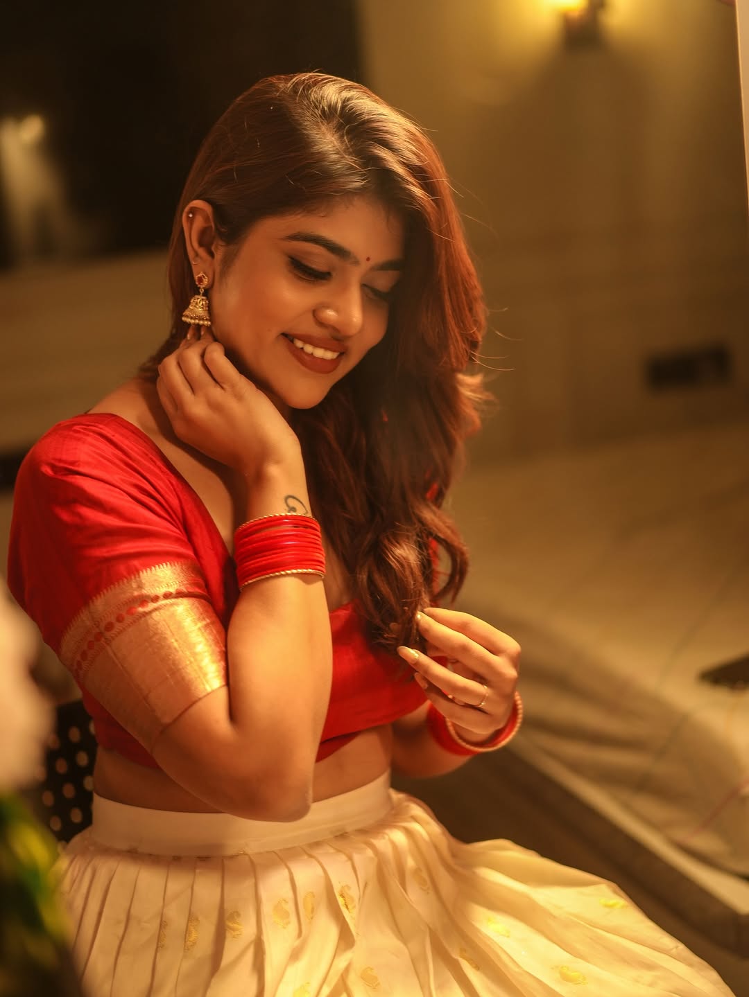 6 Ritu Photo Ritu Chowdary: పైట లేకుండా ఆ ఫొటోలేంటి రీతూ.. కుర్రాళ్లు ఏమైపోవాలి?