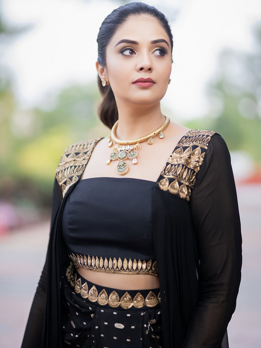 Actress Sreemukhi Photo Gallery