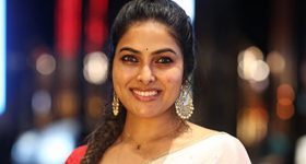 Divi Vadthya: వాళ్లకు భయపడే బాత్ రూమ్ లో దాకున్నా.. ఫుల్ క్లారిటీ ఇచ్చిన దివి!