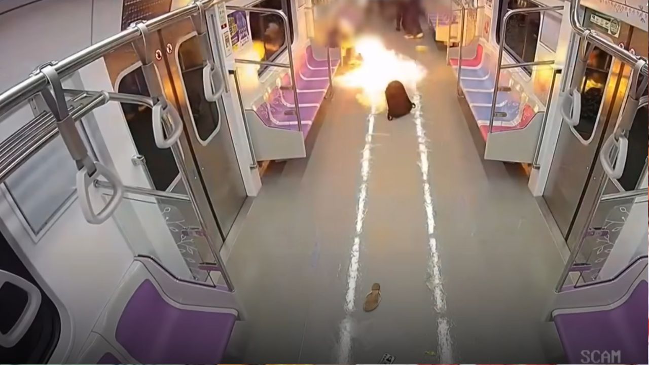 Metro Rail : భార్య మీద కోపంతో.. మెట్రో రైలులో పెట్రోల్ పోసి నిప్పంటించాడు.. వీడియో వైరల్