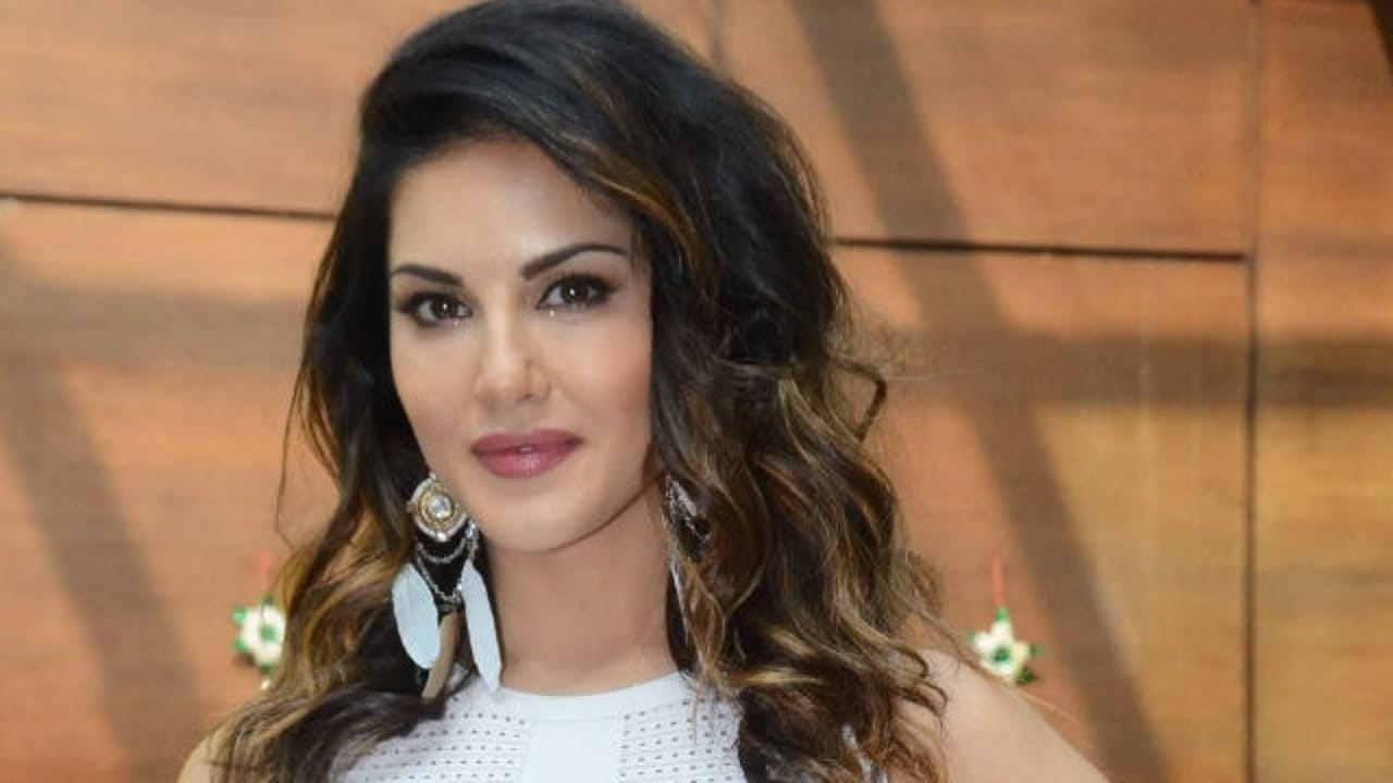 Sunny Leone: సన్నీ లియోన్ ను ఘోరంగా చీట్ చేసిన మేనేజర్. .. దారుణంగా కొట్టిందిగా.. వీడియో వైరల్?