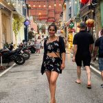 Reba Monica John: థాయిలాండ్ వీధుల్లో సందడి చేస్తున్న రెబా.. ఆ గ్లామర్ చూసారా?