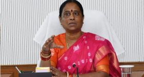 Konda Surekha : కొండా సురేఖకు అస్వస్థత.. కింద పడిపోయి..