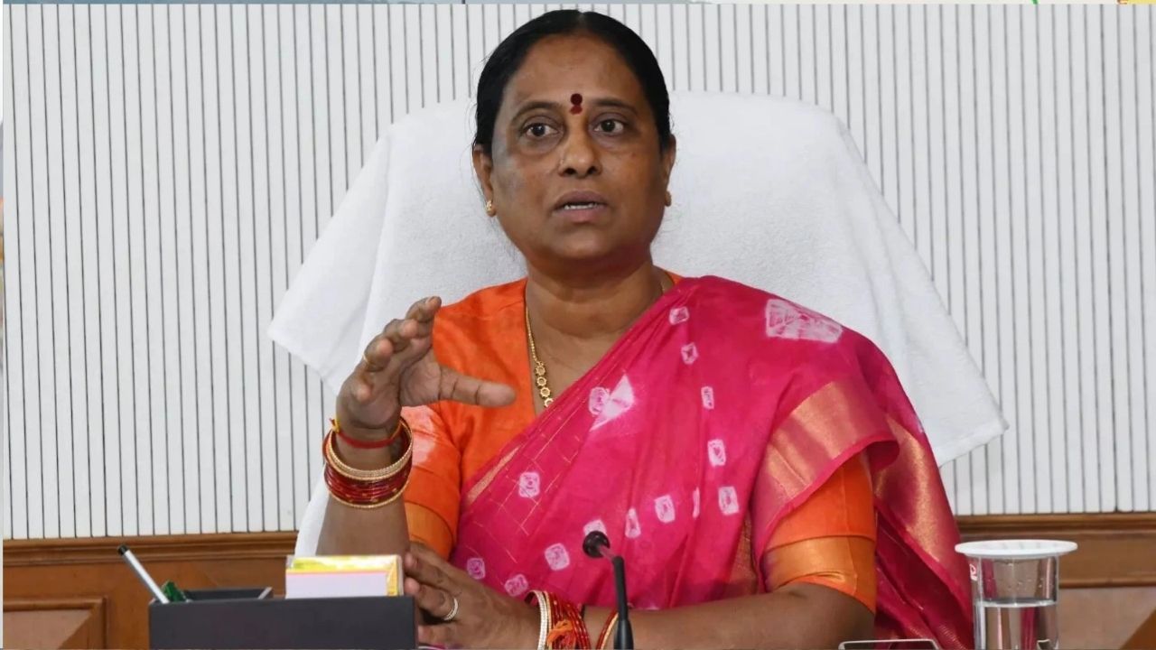 Konda Surekha : కొండా సురేఖకు అస్వస్థత.. కింద పడిపోయి..