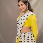 Sravanthi Chokkarapu: చుక్కల చీరలో స్రవంతి చొక్కారపు.. చూపులతోనే చుక్కలు చూపిస్తోందిగా!